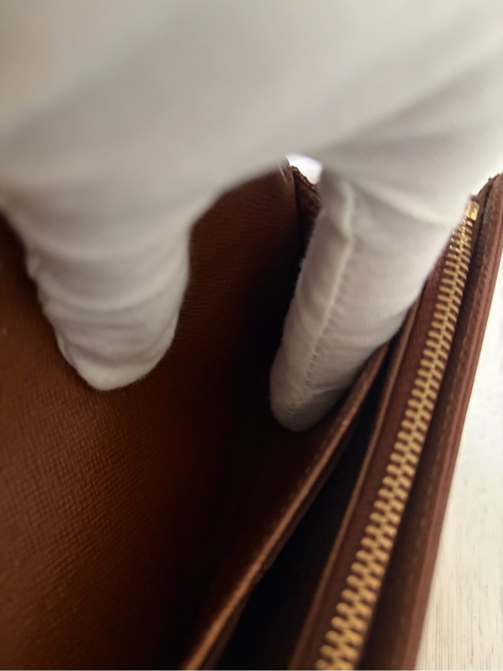 Louis Vuitton Monogram Etoile
Portefeiulle Sarah Wallet - Picture 10 of 15